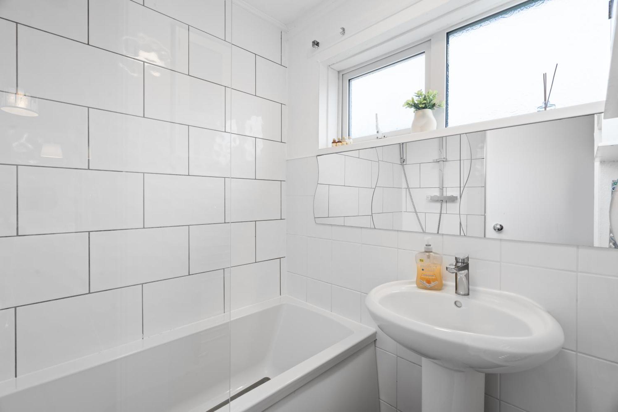 Marston Green A Charming 3 Bed Home Next To Nec And Birmingham International Airport מראה חיצוני תמונה